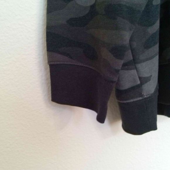 TORRID SWEATSHIRT - Picture 7 of 12